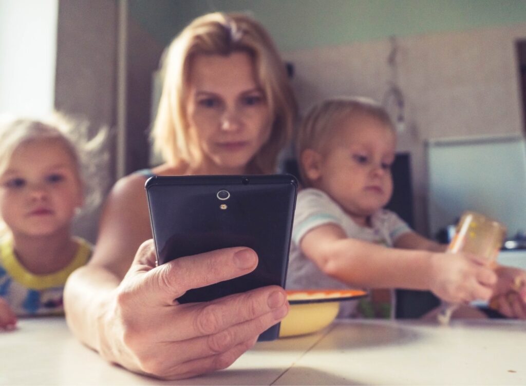 Не беріть телефон на кухню чи в дитячу, залиште місце лише для вас | Цифрова гігієна: 10 основних правил, як забезпечити інформаційну безпеку | Почни з себе